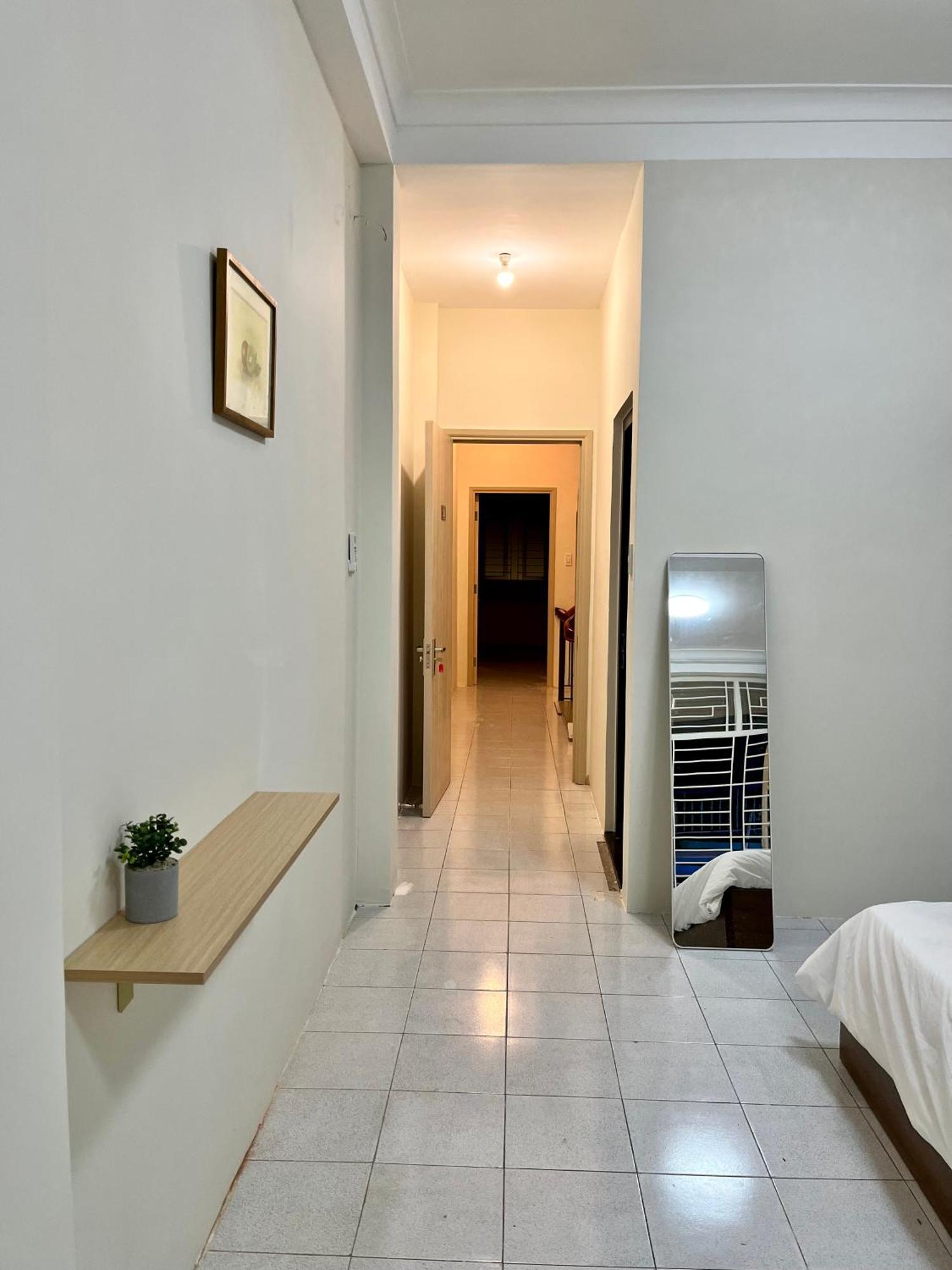 Dan's Wash & House, Big And New, Balcony, Laudromat, Bui Vien Area Aparthotel Ho Chi Minh City